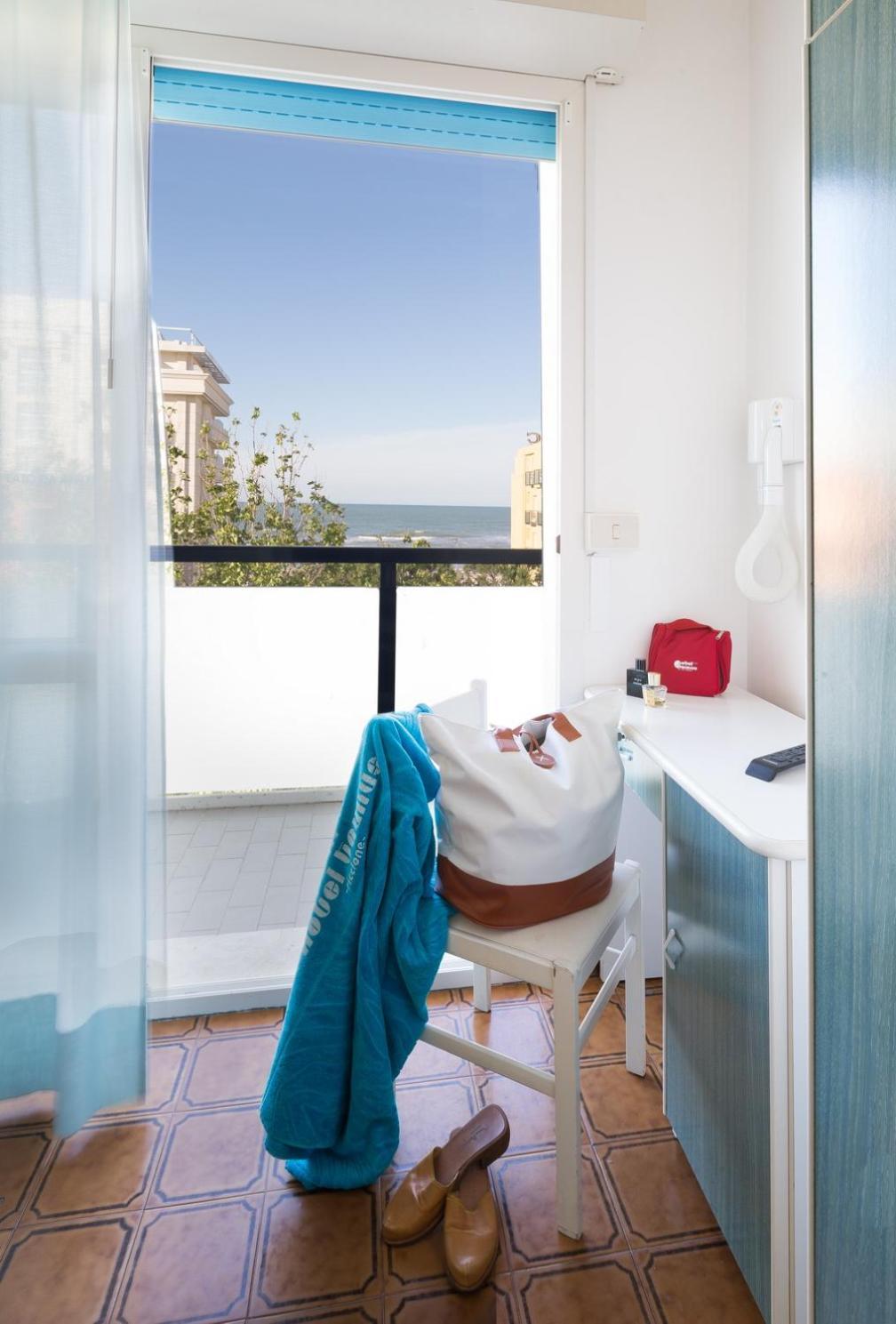 Hotel Taunus - Vista Mare Riccione Eksteriør billede