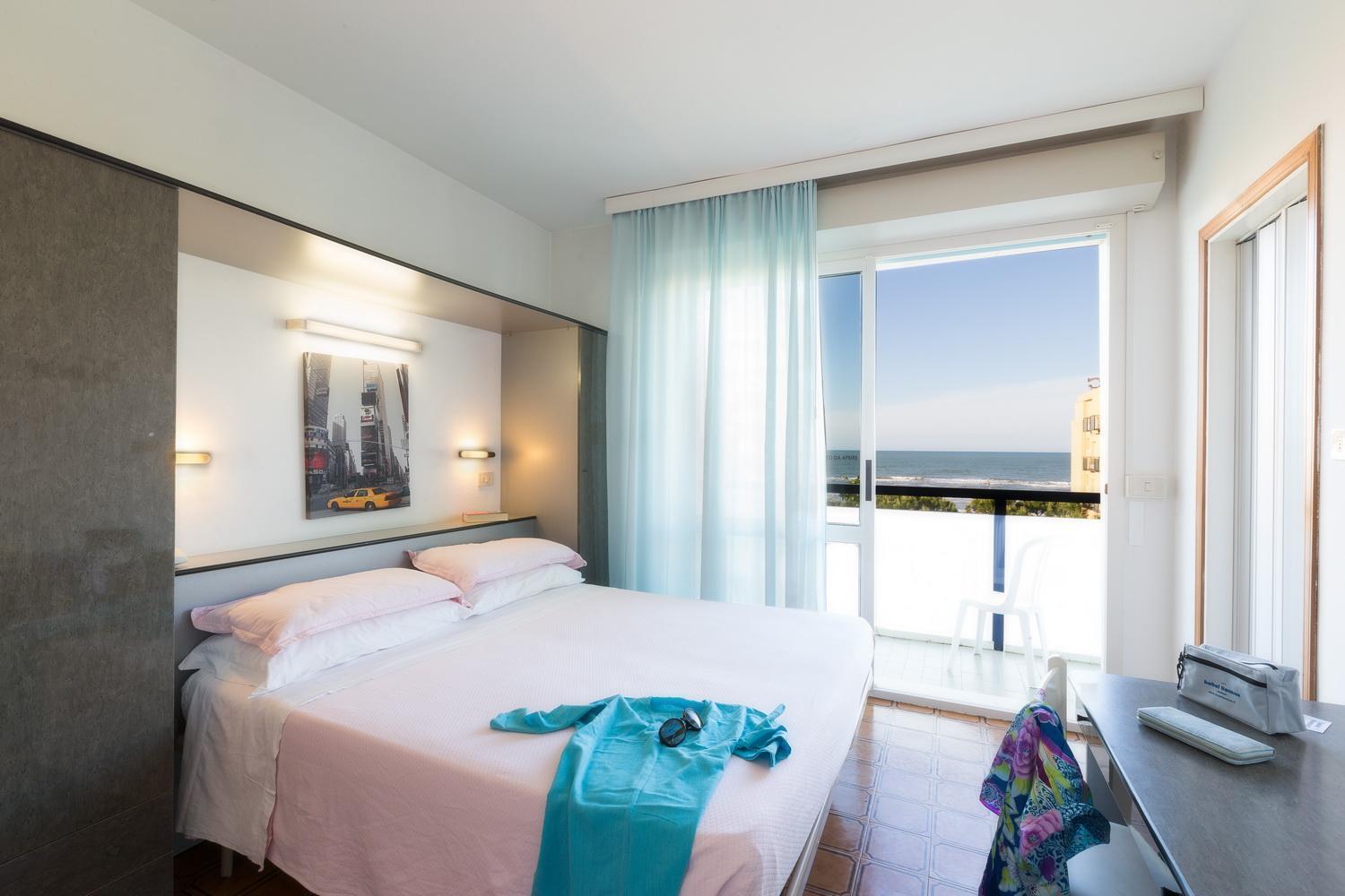Hotel Taunus - Vista Mare Riccione Eksteriør billede