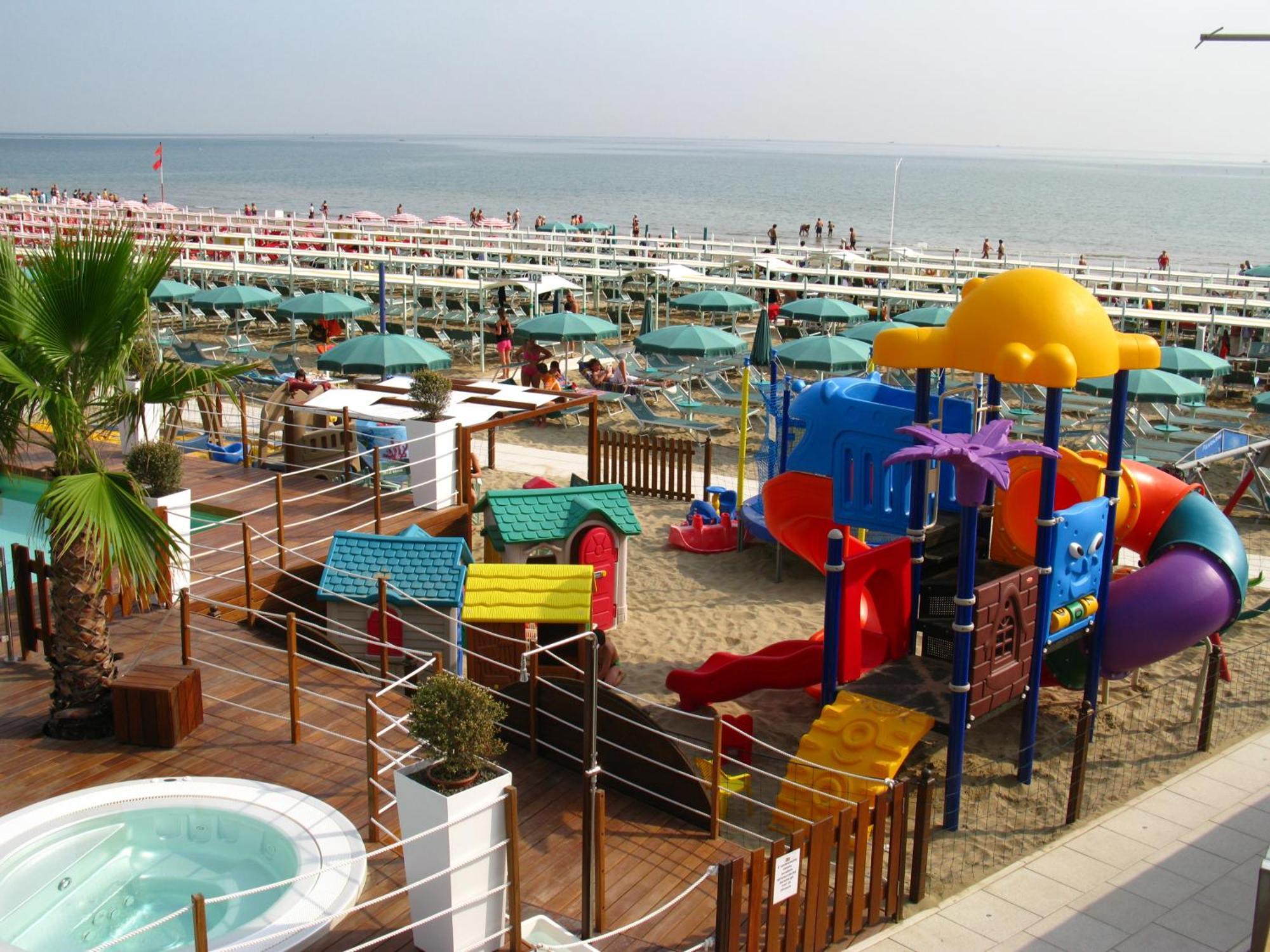 Hotel Taunus - Vista Mare Riccione Eksteriør billede